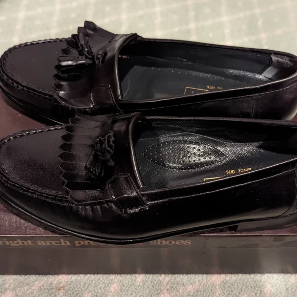 Vintage 70\'s black Leather E.T Wright tassel loafers. Size 9.5 EEE Vintage ET Wright Loafers Mens Size 10.5 C Black Leather  main image 2